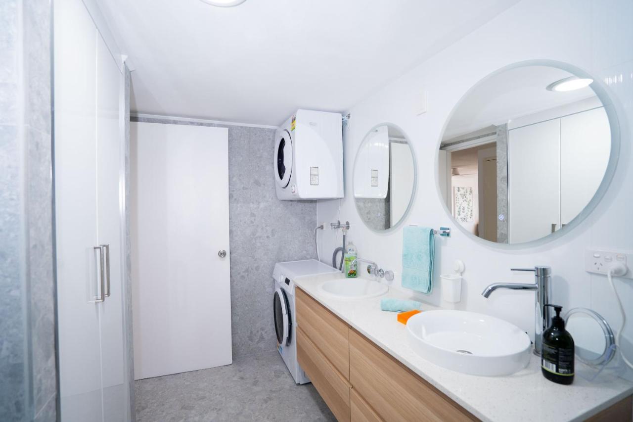 Large Surfers Paradise Apartment With Fantastic Views Gold Coast Exterior photo