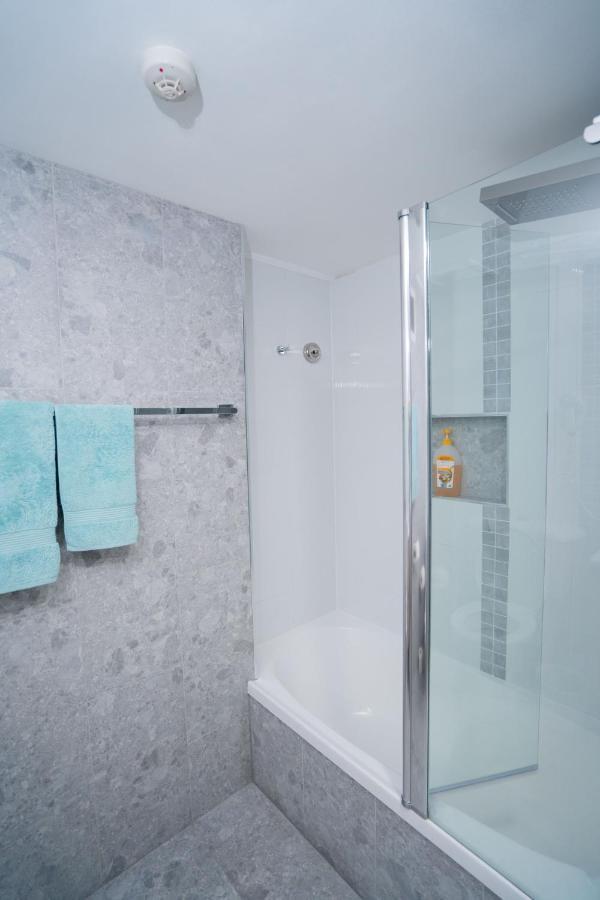 Large Surfers Paradise Apartment With Fantastic Views Gold Coast Exterior photo
