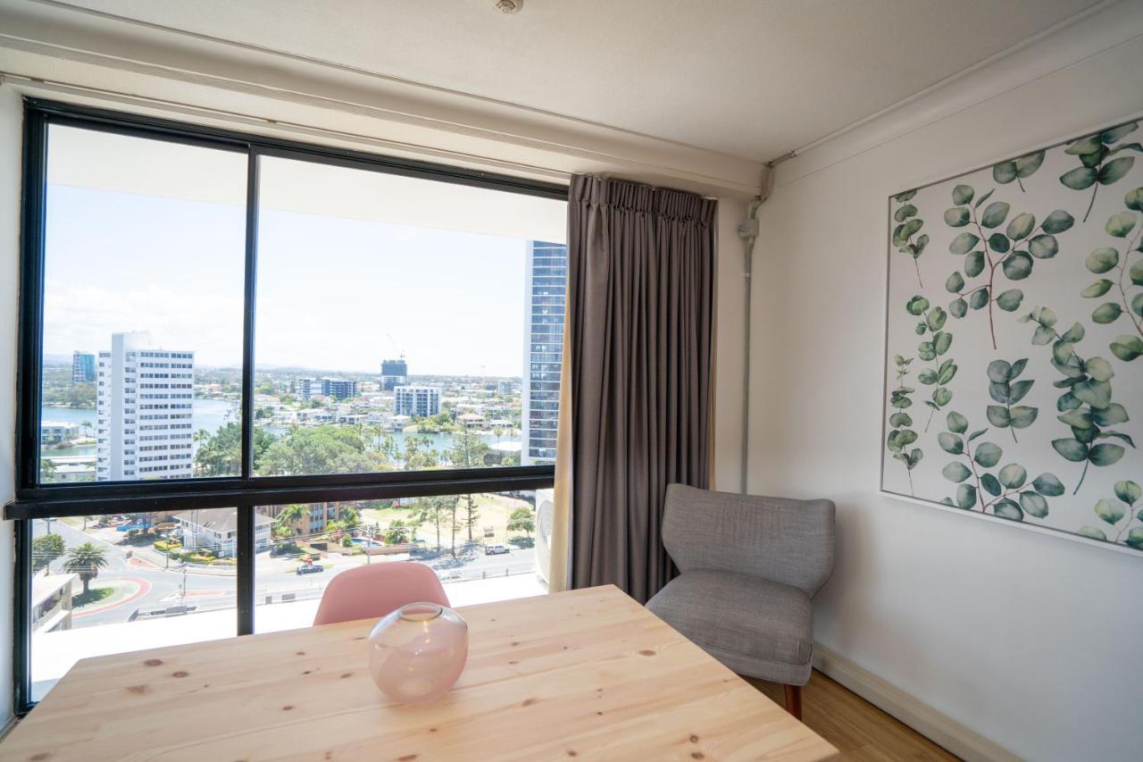 Large Surfers Paradise Apartment With Fantastic Views Gold Coast Exterior photo